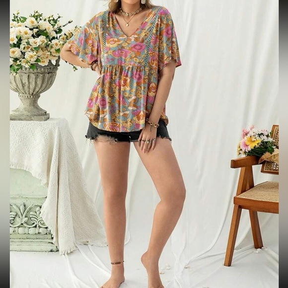 Plus size boho floral print blouse - Picture 3 of 14